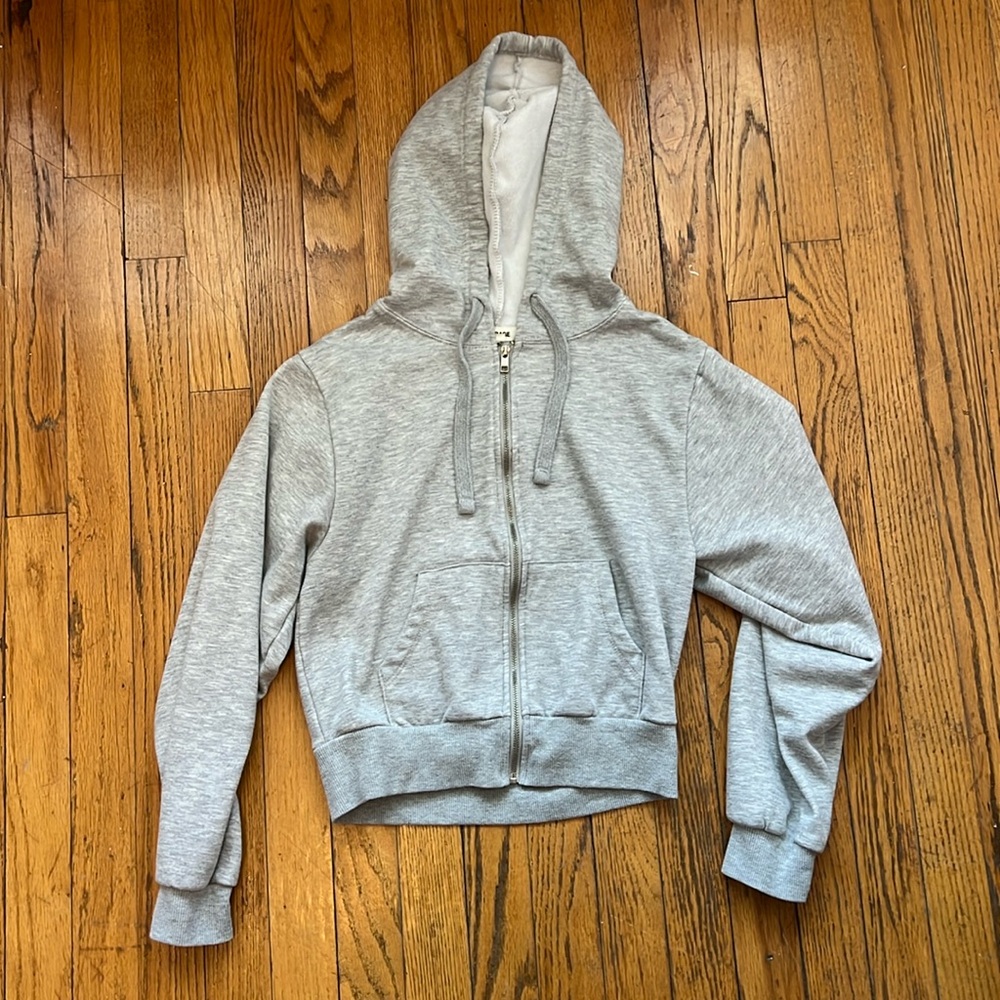 Cropped Gray Sweatshirt